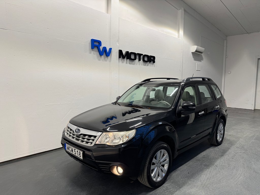 Subaru Forester 2.0 X 4WD 150hk Dragkrok Skinn B-kamera Pano