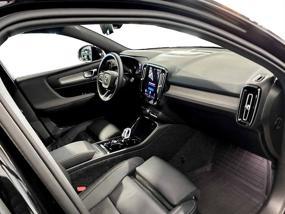 Bild på Volvo XC40 B4 Ultra Dark B4 197hk Aut PANO H/K