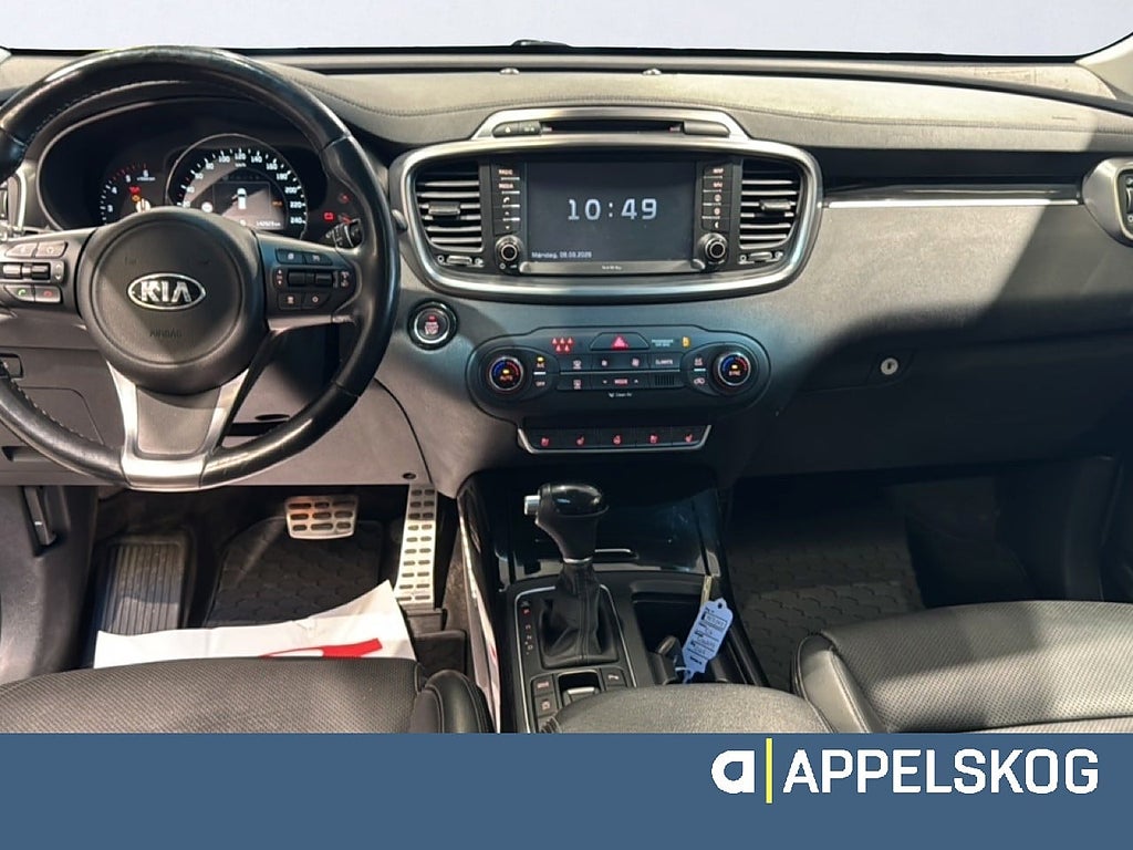 Kia Sorento 2.2 CRDi AWD |DRAG|PANORAMA|7-SITS|RÄNTA 3,99%|V-HJUL| thumbnail