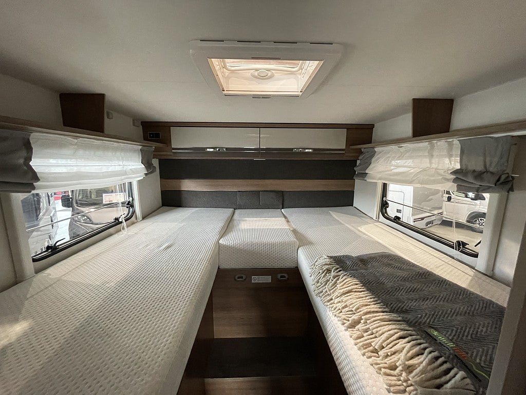 Dethleffs Trend 7057 / B-körkort / Taksäng / Långbädd / Garage / 4495kr/må - Dethleffs