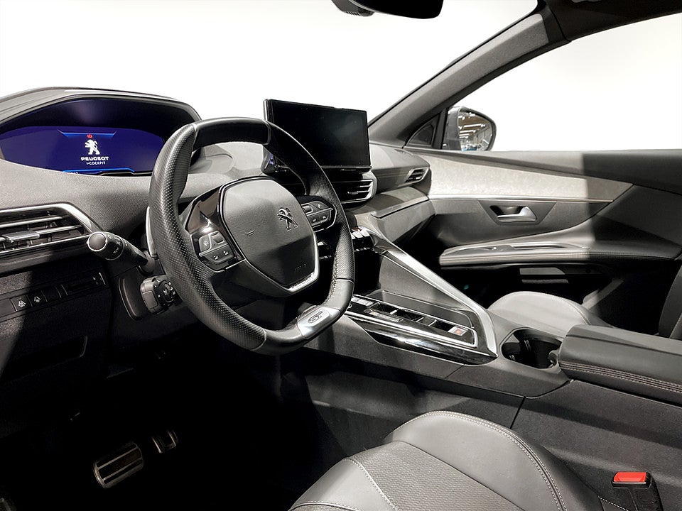 Bild på Peugeot 5008 GT 1.2 PT 130hk Aut 7-SITS B-KAMERA CARPLAY