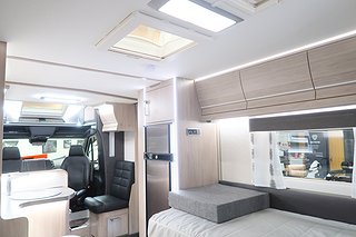 Husbil-halvintegrerad Kabe TMX 780 LT 44 av 52