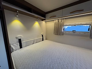 Husbil-alkov Roller Team Noble ART A9000 Elegance 6 bältade platser! 3500kg!Endast b-kort 11 av 20