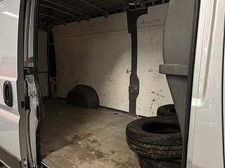 Peugeot Boxer Van 335 2.0 BlueHDi 4x4 MOMS S&V-däck/Dragkrok