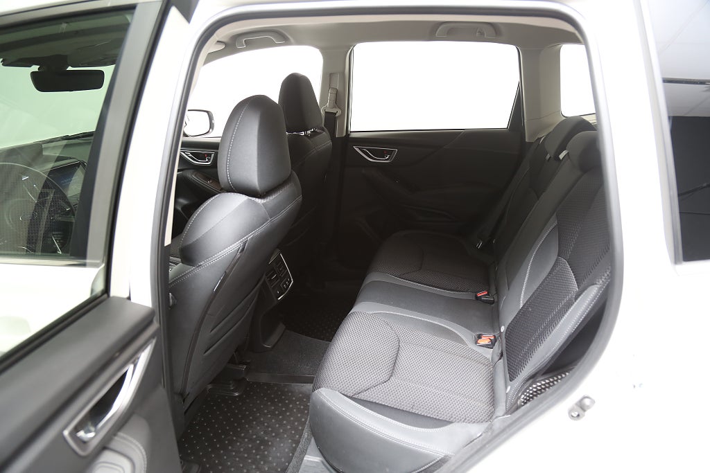 Subaru Forester 2,0i e-Boxer XFuel Active AWD Aut Extraljus Motor-v 2024