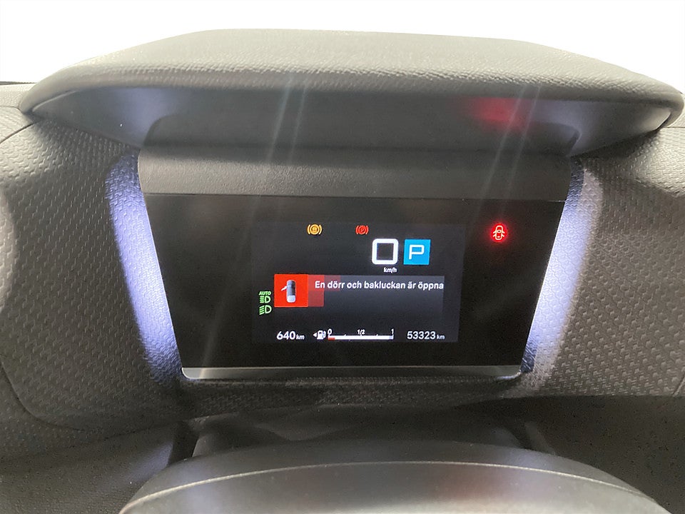 Bild på Citroen C4 Shine 1.2 PT 130hk Aut P-SENSORER CARPLAY