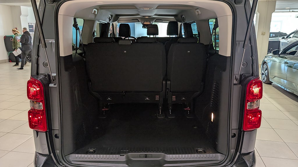 Bild på Peugeot Traveller Active Diesel 180 hk Automat