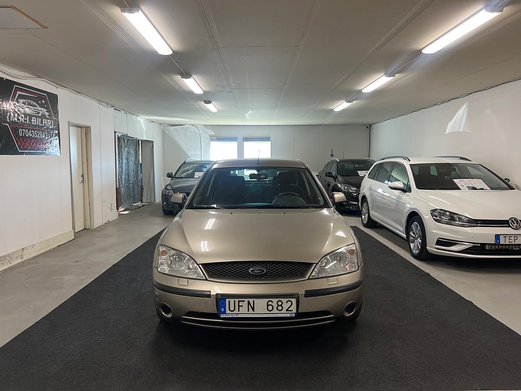 Ford Mondeo Hatchback 2.0 Manual, 145hp, 2003