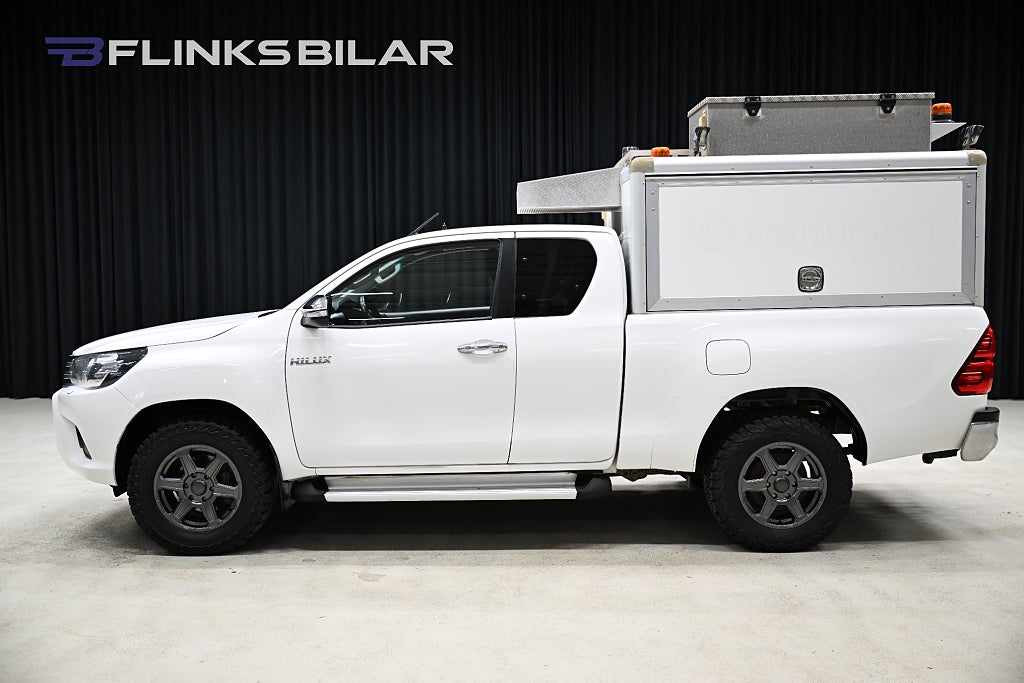Toyota Hilux 2.4 AWD 150HK Servicebil|Kåpa|Drag|Släde|Leasbar|SeUtr!