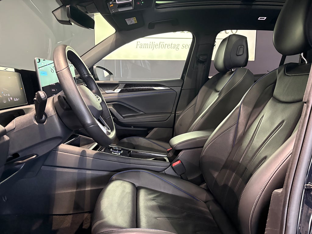 Volkswagen Tiguan 2.0 TDI R-line 4Motion Värmare Läder - bild 5