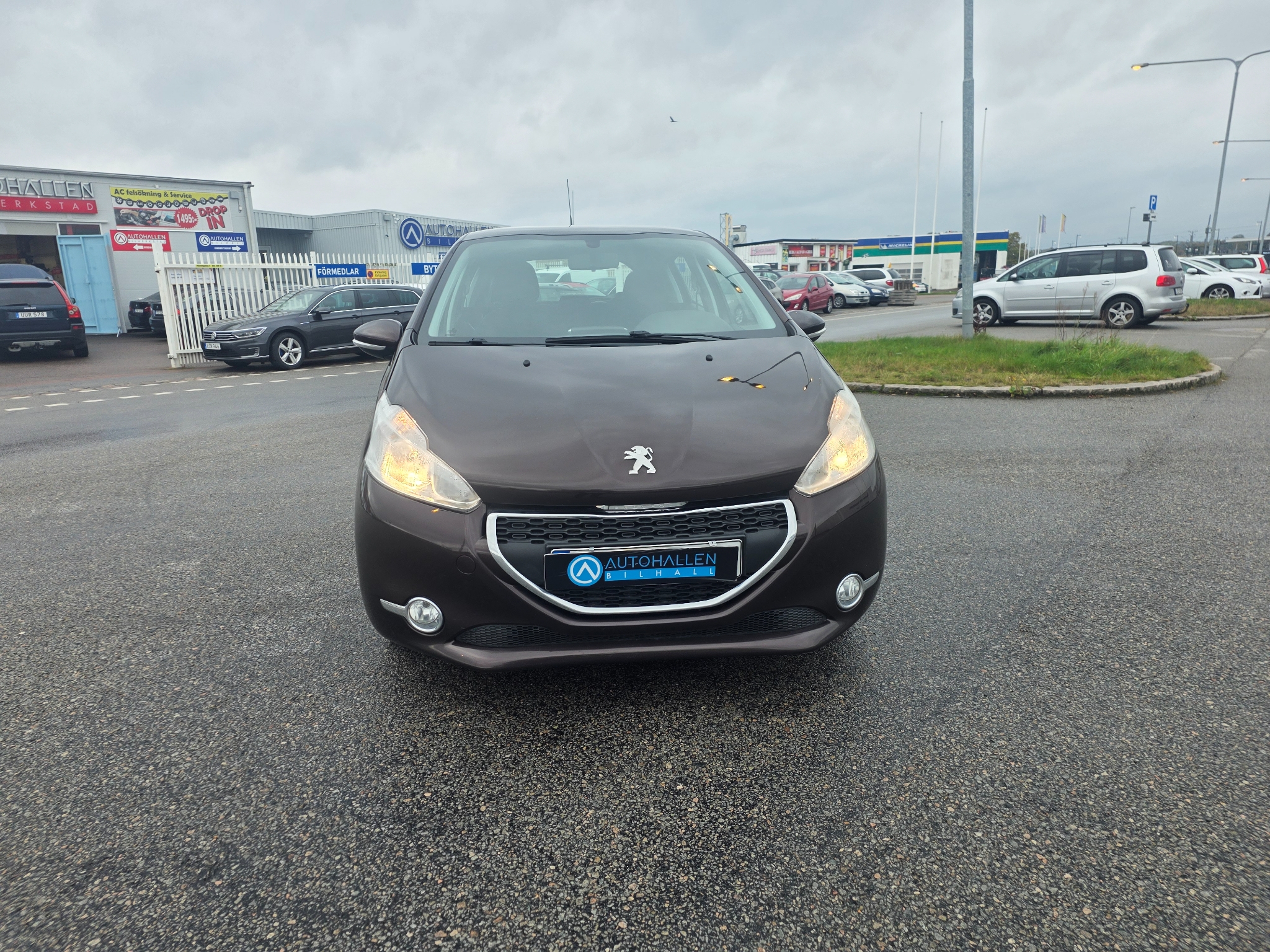 Peugeot 208 2012, kuva 2/33