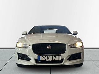 Jaguar XE 20d AWD R-Sport/S&V-hjul/Värmare/Drag/Psensorer