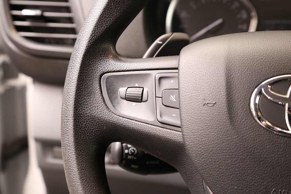 Toyota ProAce 2,0 D-4D 144hk Skåp Aut Lång I Värmare I Drag I Moms 2023