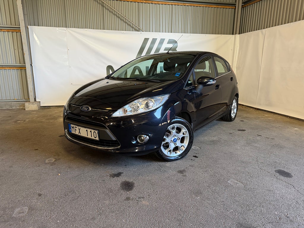 Ford Fiesta 5-dörrar 1.4 TDCi Titanium Backsensorer Kamrem bytt