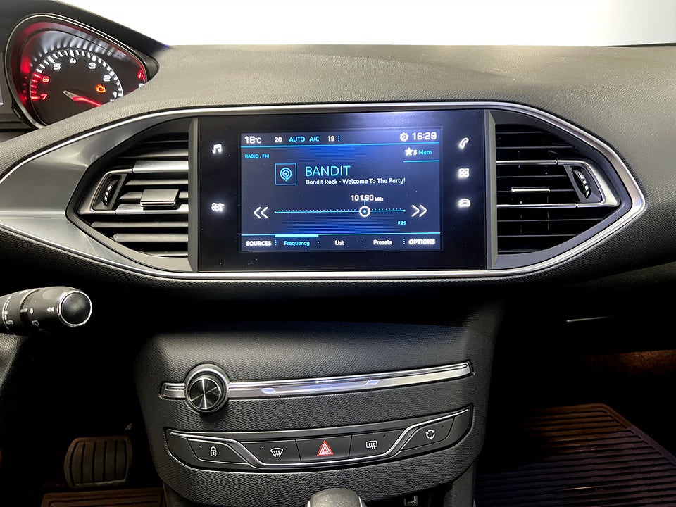 Bild på Peugeot 308 sw SW Allure 1.2 PT 130hk Aut PDC-SENSOR BLUETOOTH
