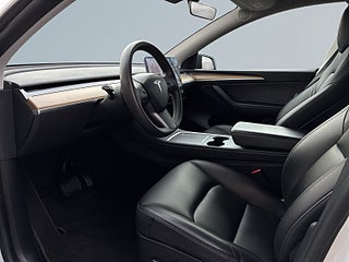 Tesla Model Y Long Range AWD Navi/Elstol/Pano/SoV-Däck/360/Rattvärm – bild 7