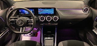 SUV Mercedes-Benz EQA 3 av 12