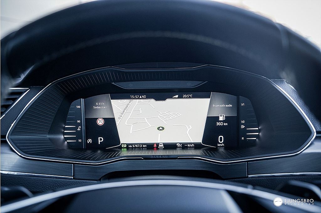 Skoda Superb Skoda Superb Scout 2.0 TDI 4x4 200hk / Pano / Cockpit / Drag