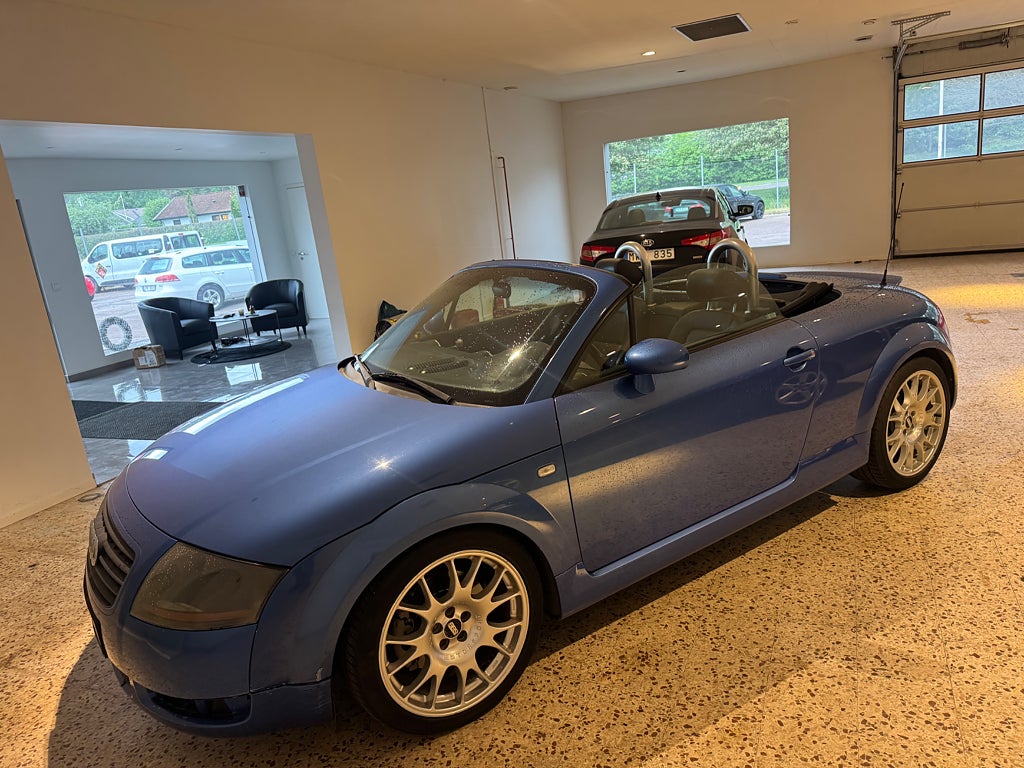 Audi Quattro 1.8t TT Roadster  cab ny bes lågmil 