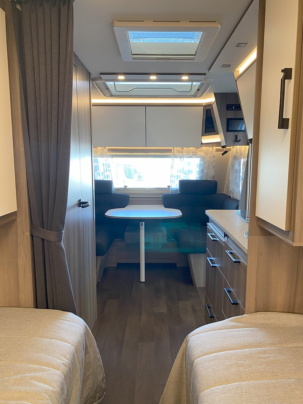 Kabe Estate 470 GLE / AC / Solcell / ALDE / Markis - Kabe
