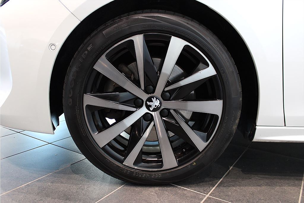 Bild på Peugeot 508 SW GT-Line Hybrid 224hk Aut - CARPLAY, NAVI