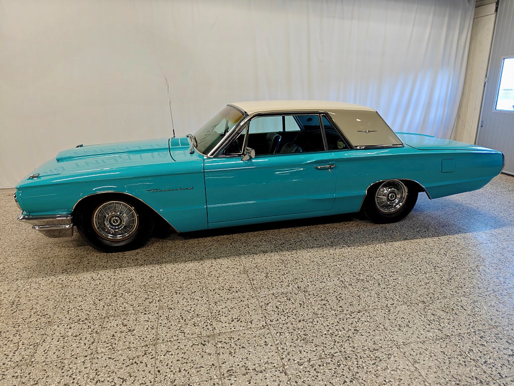 Ford Thunderbird Hardtop 6.4 V8 Cruise-O-Matic, 304hk