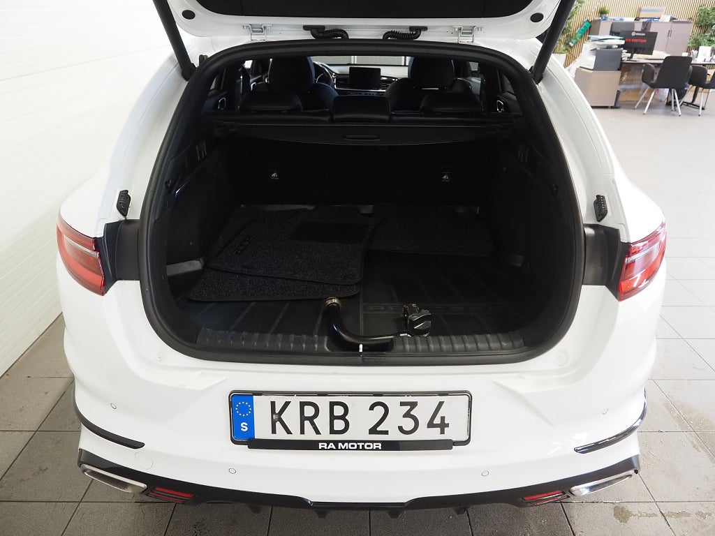 Kia ProCee'd GT 1.6 T-GDI DCT 204hk B-Kam GPS Drag JBL MVärm 2019