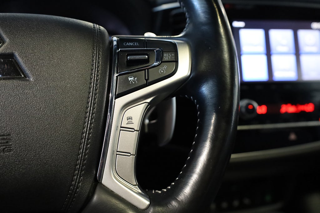 Mitsubishi Outlander PHEV CVT S-Edition Lucka 360° Navi Läder Drag Rattvärm 2020