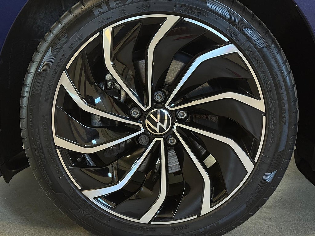 Volkswagen Golf Sportscombi 1.5 eTSI Drag Kamera Värmare Moms LED