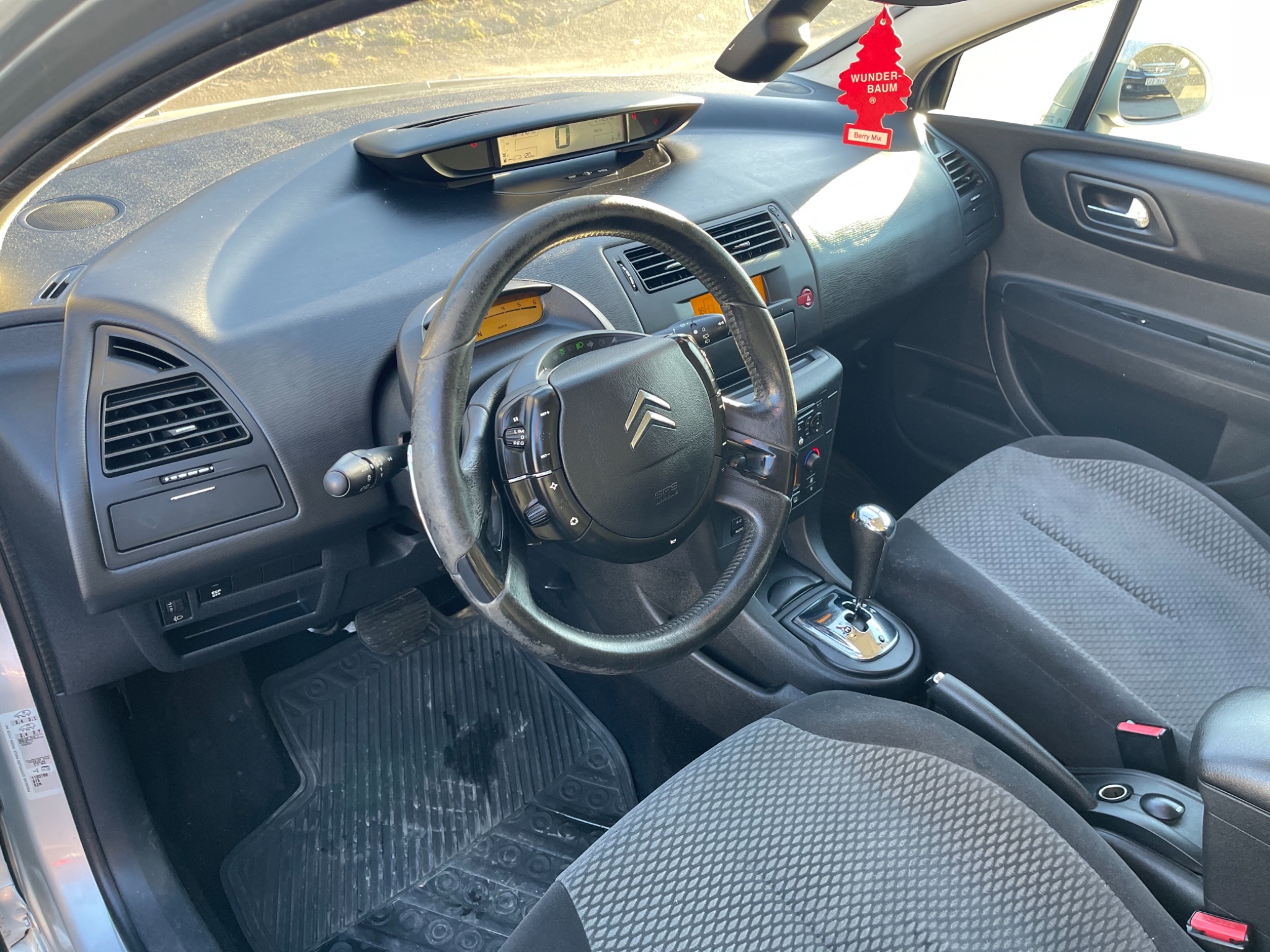 Citroen C4 1.6 HDiF EGS 109hk 2008, bild 7/31