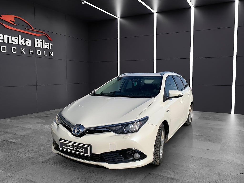Toyota Auris Touring Sports Hybrid e-CVT Intense Edition /KAMERA/VÄRMARE/PÄRL