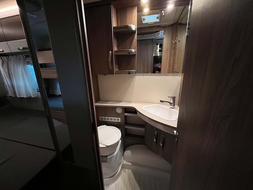 Knaus Scandinavian 590 UK /AC/Förtält/Mover/Barnkammare/Markis - Knaus