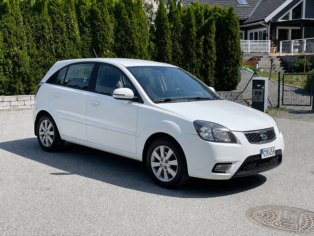 Kia Rio 1.4 Manuell, nybesiktad, ny servad, 97hk, 2010