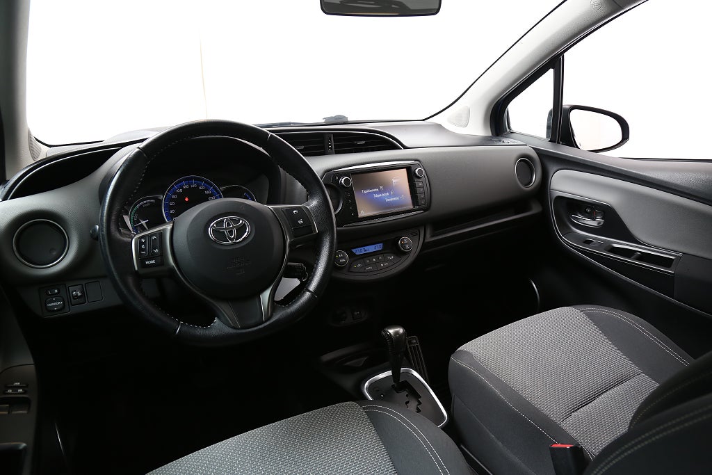 Toyota Yaris 1,5 VVT-i Hybrid e-CVT Active Kamera Motorvärmare 2015