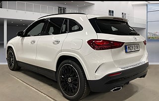 SUV Mercedes-Benz GLA 11 av 12
