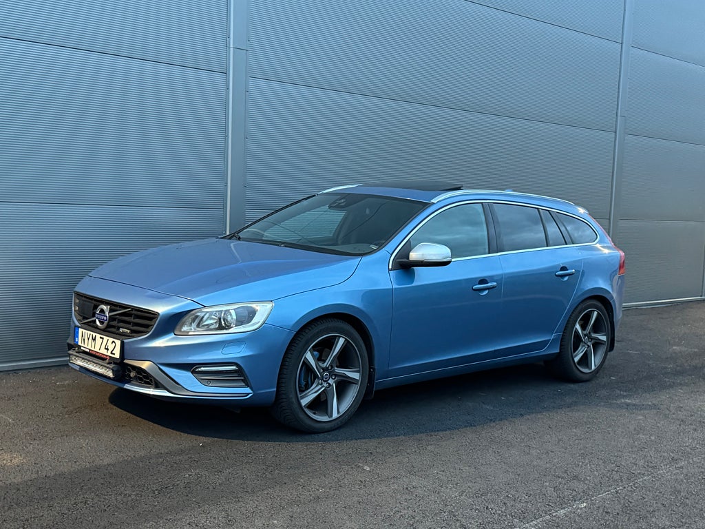 Volvo V60 D4 AWD R-DESIGN AUT /LUCKA/DRAG/VÄRMARE Euro 5
