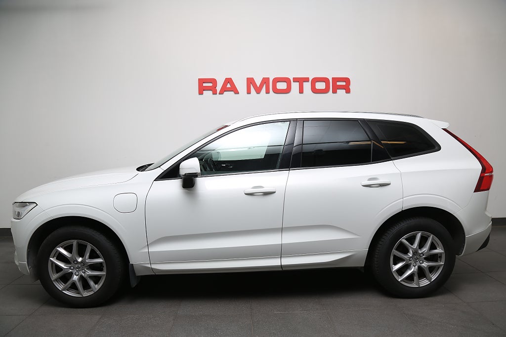 Volvo XC60 T8 Twin Engine AWD Momentum Edt Aut Pano Drag Leasbar 2020