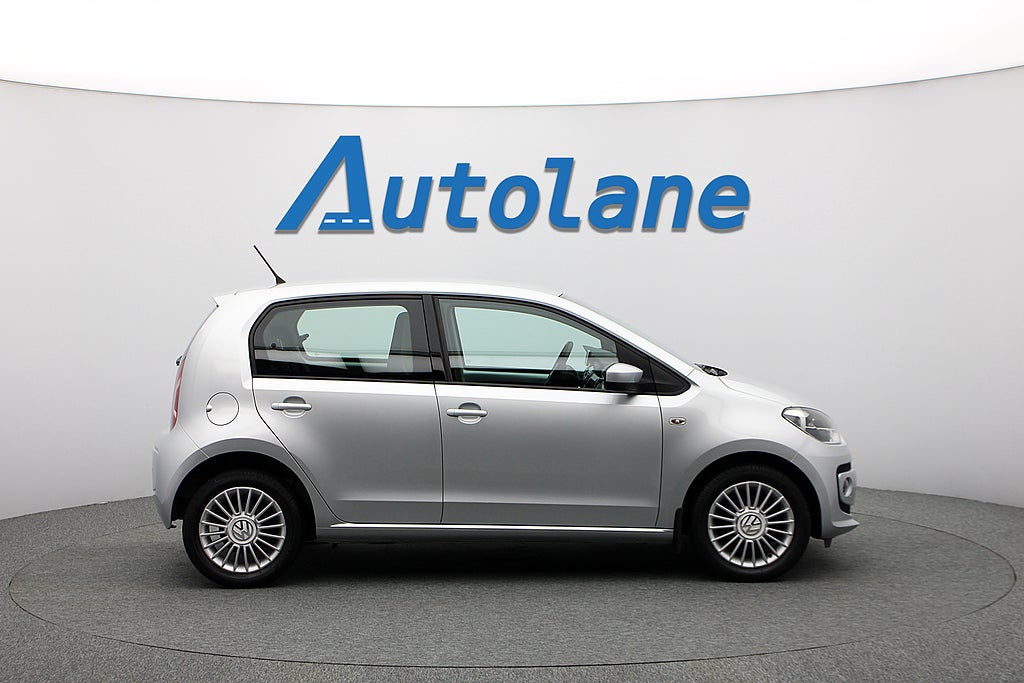 Volkswagen UP! 1.0 MPI high up! Navi, PDC 75hk