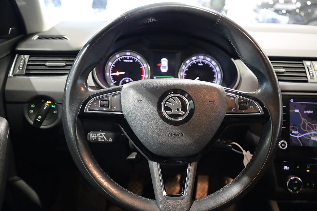 Skoda Octavia 1.0 TSI Navi Värmare Kamera Canton Carplay 2018