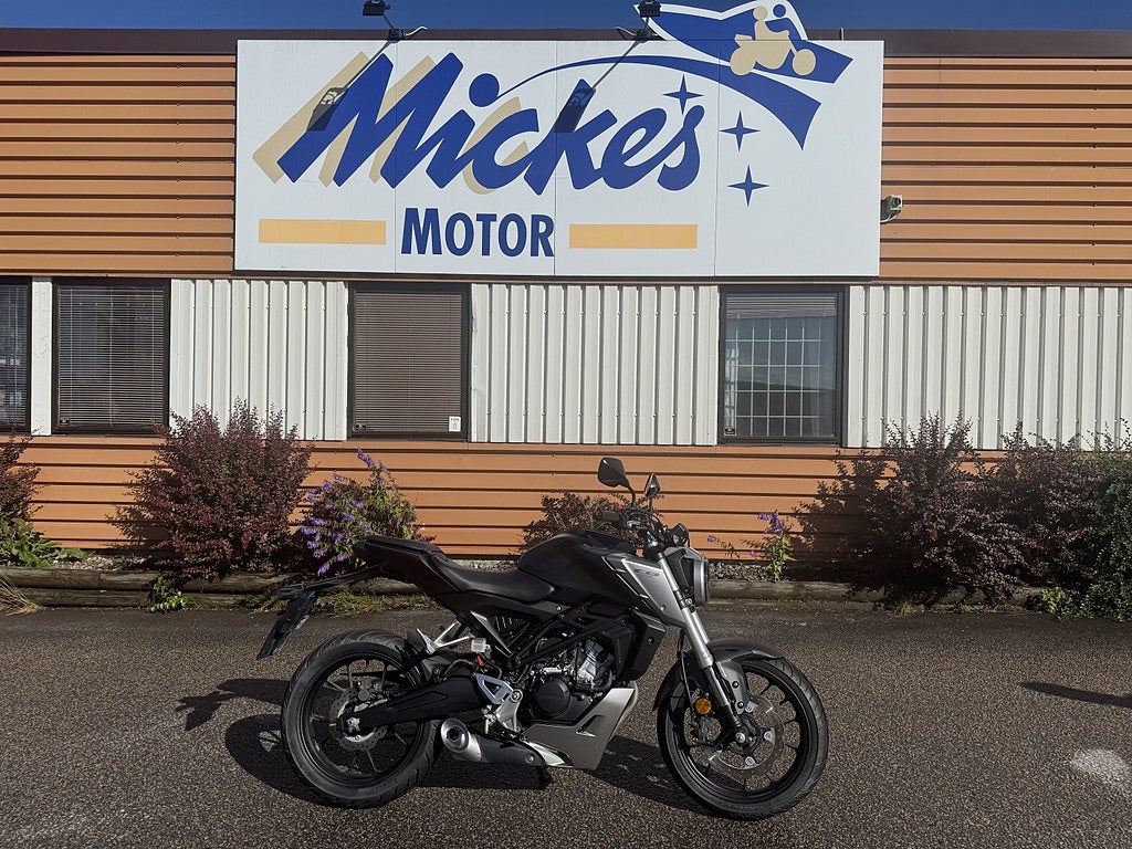 Honda CB125R 