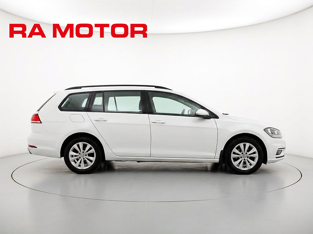 Volkswagen Golf SC 1.6 TDI 116hk | D-värm | Backkamera | Adaptiv-Fart 2019