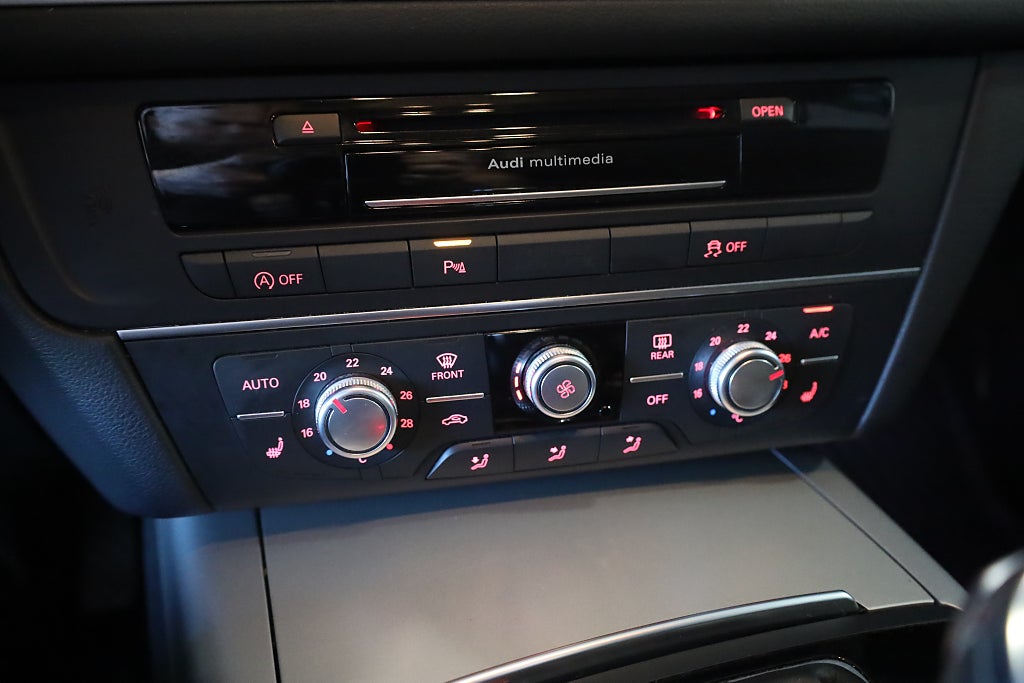 Audi A6 Avant 2.0 TDI ultra S Tronic Navi Drag Blåtand Värmare