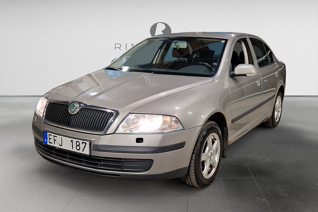 Skoda Octavia 1.6 MPI 102 HK DRAG KAMREM BYTT 0.56L/MIL 2 ÄGARE 15"