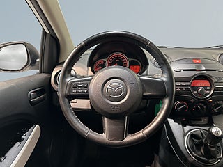 Mazda 2 5-dörrar 1.3 MZR Farthållare Motorvärmare S/V-hjul – bild 9
