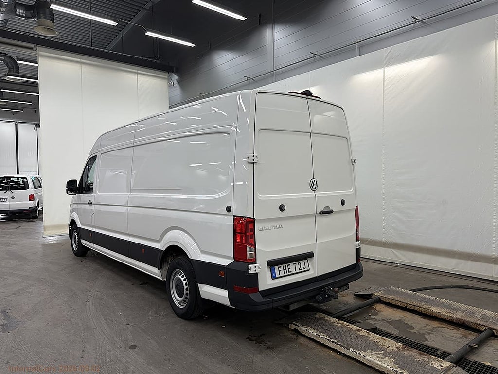 Volkswagen Crafter 35 2.0 TDI Långa skåpet 177hk drag + värmare LÅG SKATT
