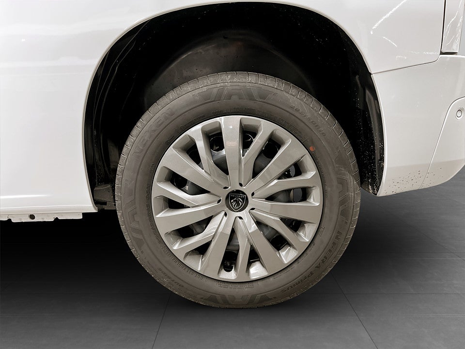 Bild på Peugeot Partner Plus 130hk Aut L2 - EDITION! SERVICE & VINTERHJUL INGÅR