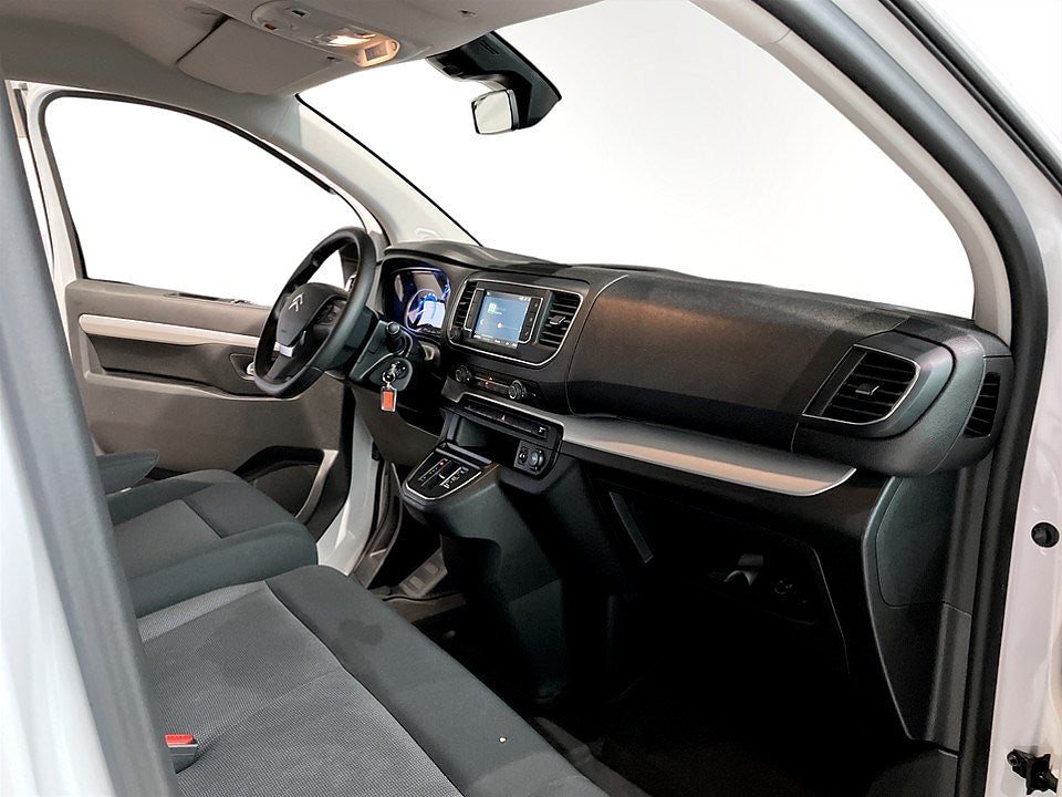 Bild på Citroën ë-Spacetourer Feel 75kWh 136hk L3 - 9-SITS, B-KAMERA