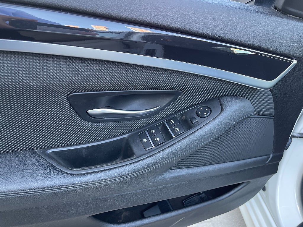 BMW 520d xDrive Touring 190 hk VÄRMARE DRAG