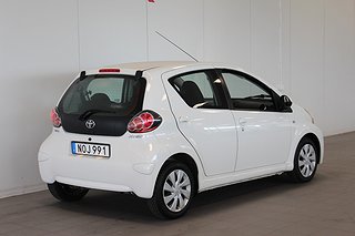 Halvkombi Toyota Aygo 4 av 16