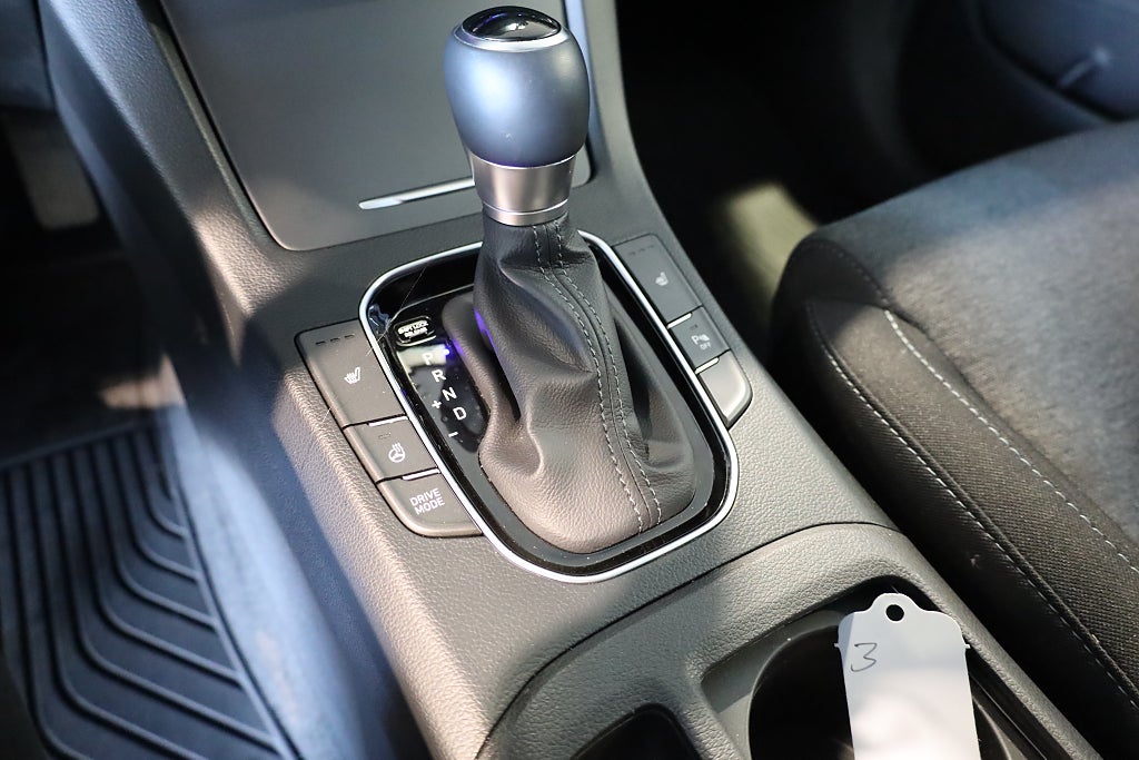 Hyundai i30 1.0 T-GDI AUT Essential Kamera Rattvärme Leasbar 2022